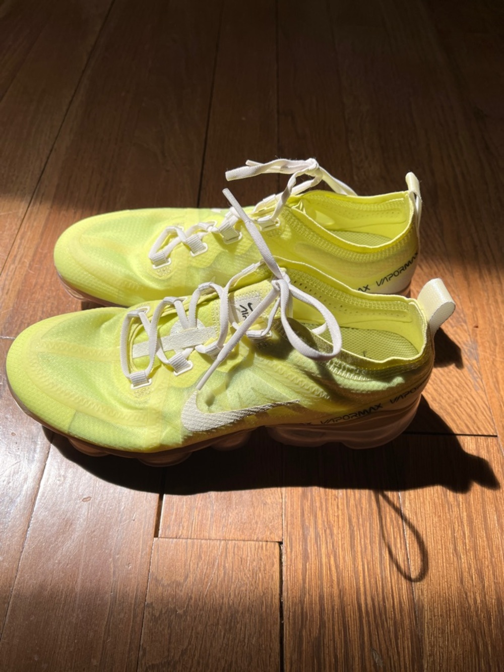 Nike Air VaporMax  Flyknit Sneakers - Lemon Yellow